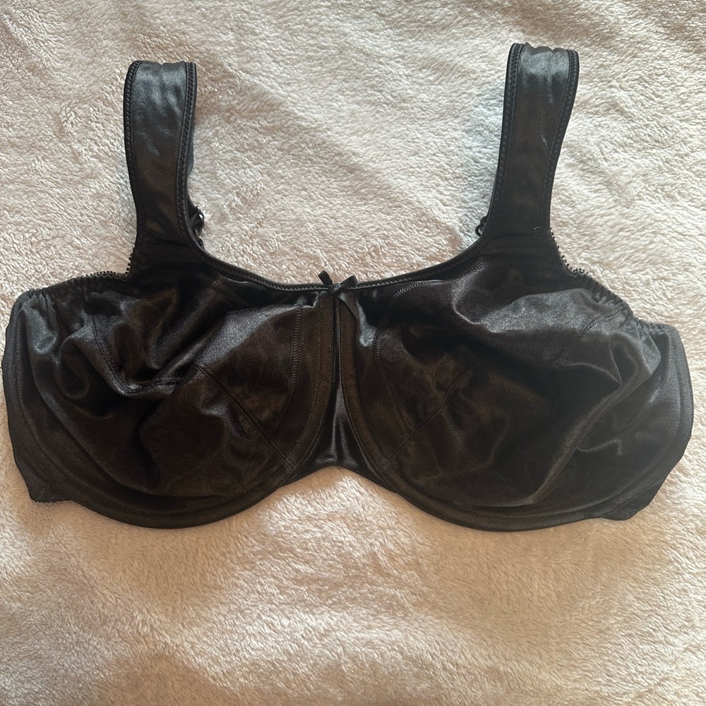 Bali DDD38 black bra style 3562. Excellent used condition.